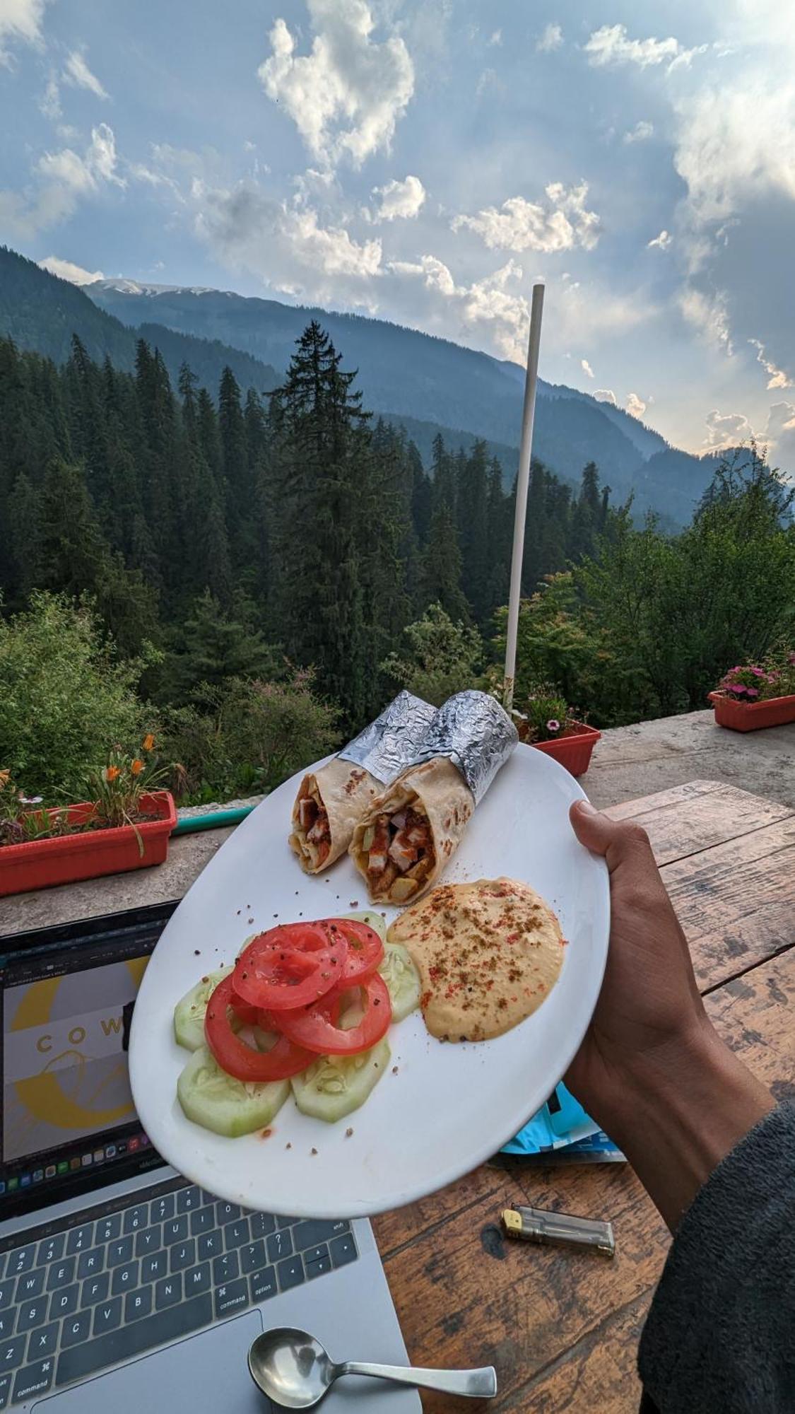 Hotel Holy Cow Cafe & Beds Kalgha Esterno foto